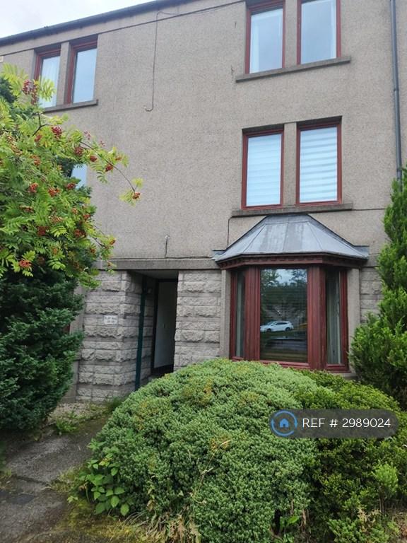 3 bedroom flat in Bucksburn, Aberdeen, AB21 (3 bed) (#2989024)