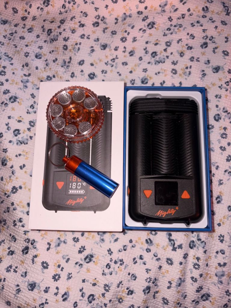 Storz & Bickel Mighty+ Dry Herb Vaporizer | Like New | Boxed | Extras