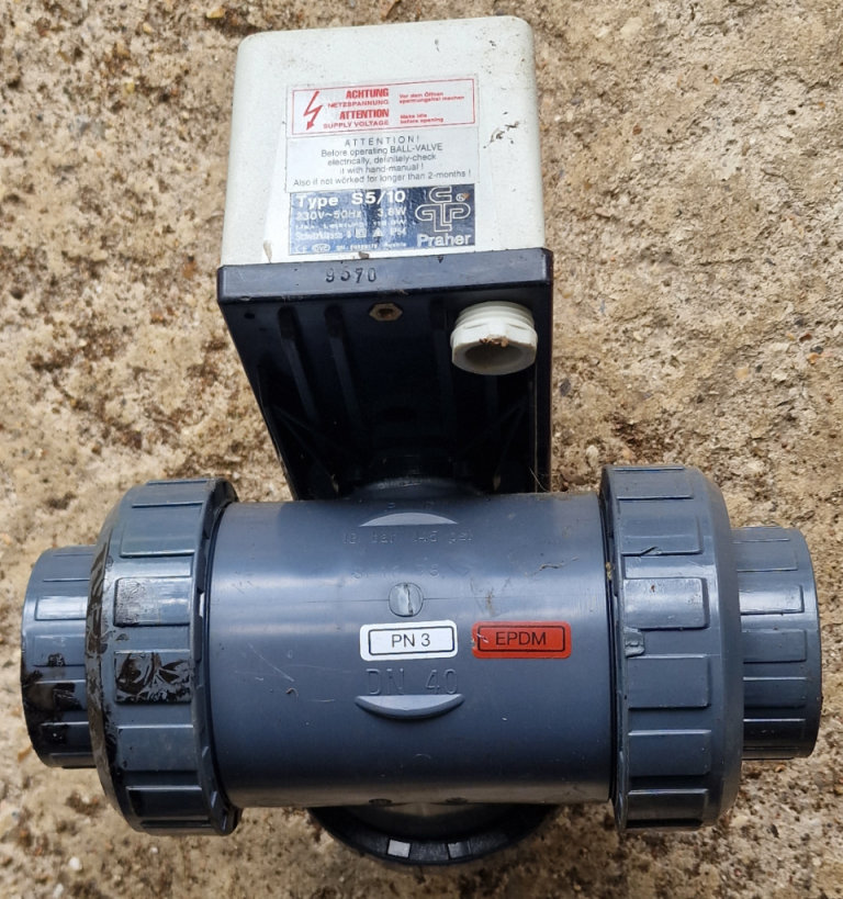 Praher 3-way ball valve L-bore PVC-U 50 mm glue socket 3bar DN40 230VAC grey side connection