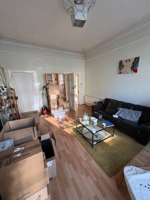 2 BEDROOM FULLY FURNISHED - CITY LOCATION 