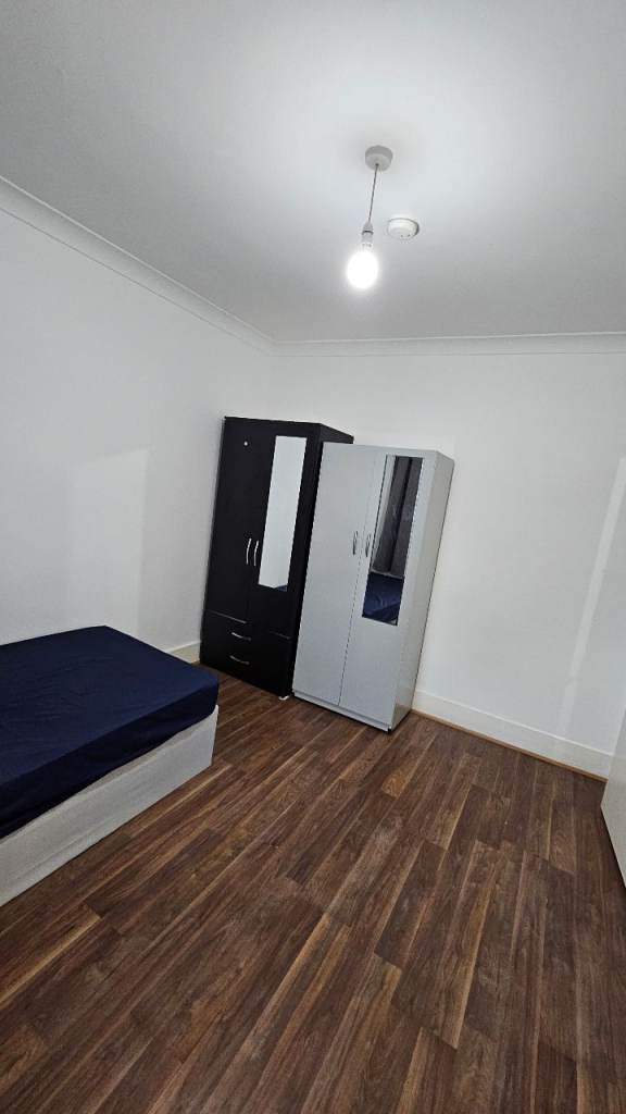 Double room available in East Ham 