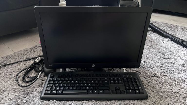 HP Desktop PC with Monitor, Keyboard & Mouse