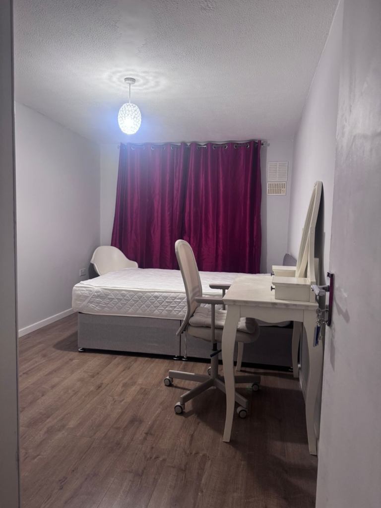 One Large double room for rent 