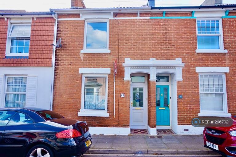 3 bedroom house in Adair Road, Southsea, PO4 (3 bed) (#2967021)