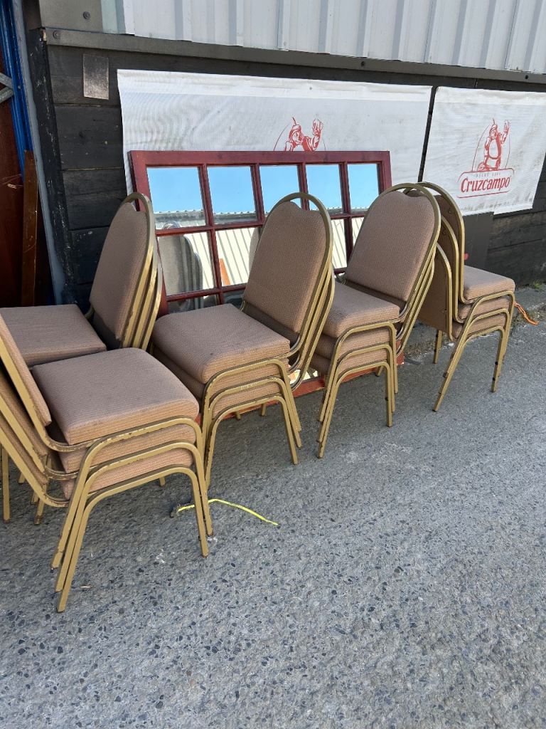 Chairs x100s