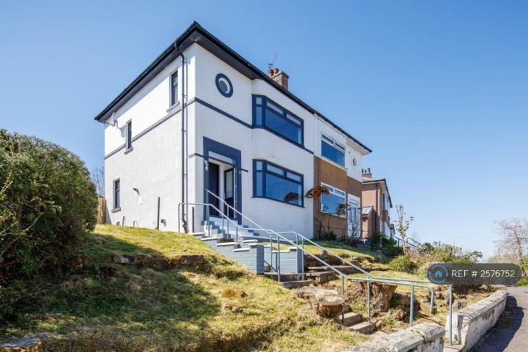3 bedroom house in Fereneze Avenue, Glasgow, G76 (3 bed) (#2576752)