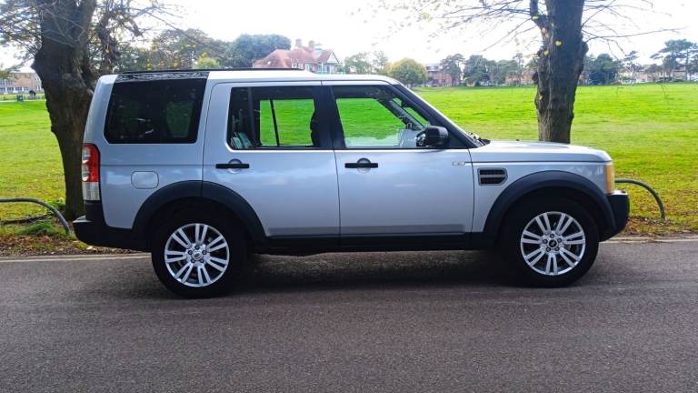 2008 Land Rover Discovery TDV 6 SE A.  2.720 cc. MOT- 28/05/2026. Not rust. Full S/H. 4 New tyres.