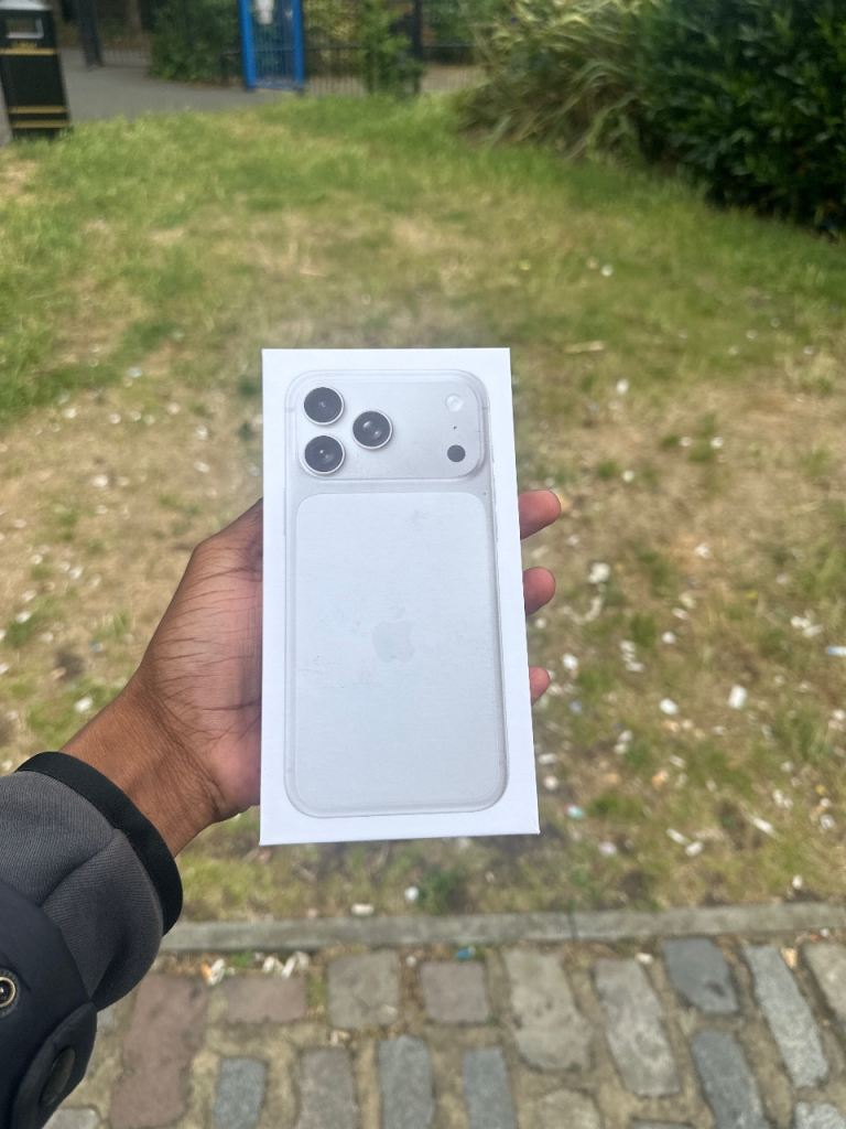 iPhone 17 pro max 