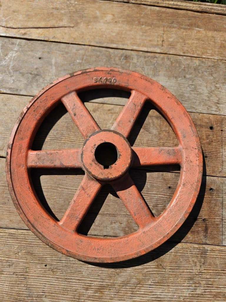 WANTED..*V*.Pulley..9" o/d...x 1.5" .shaft