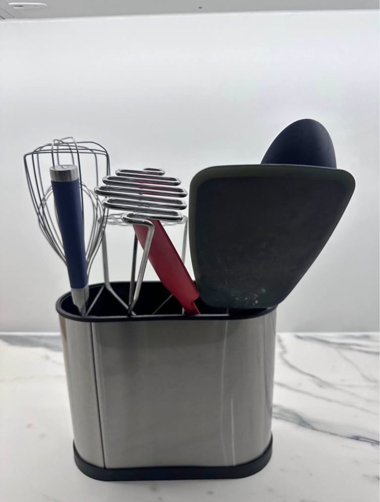 kitchen utilities and kettle for sale