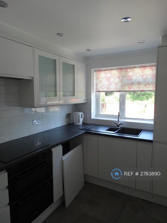 2 bedroom flat in Canterbury Walk, Cheltenham, GL51 (2 bed) (#2783890)