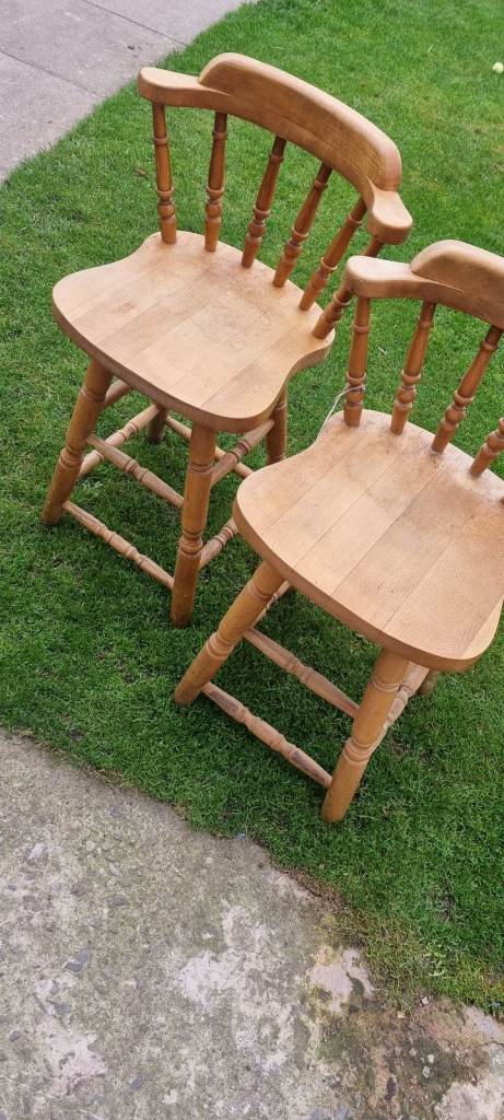 image for Small table / bar chairs 