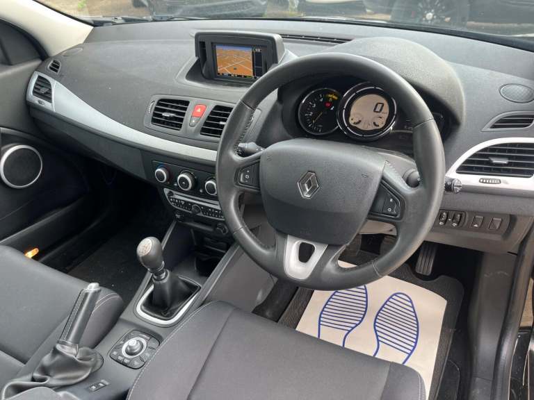 2011 RENAULT MEGANE 1.9 dCi Dynamique TomTom Black - DIESEL - 5 DOOR - PX SWAP