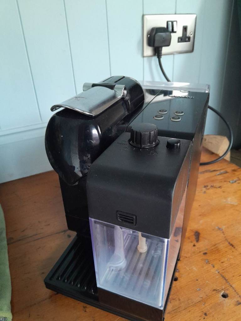Black Espresso Machine – Good Condition