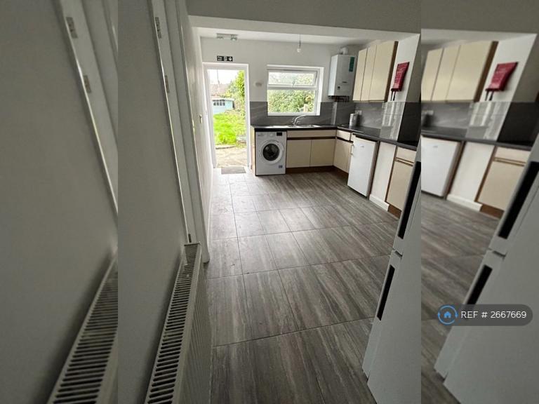 3 bedroom house in The Hides, Harlow, Essex, CM20 (3 bed) (#2667669)