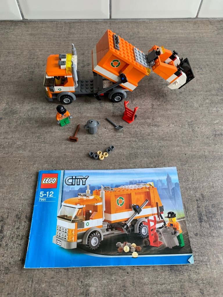 Lego City 7991 recycling truck bin lorry refuse complete set
