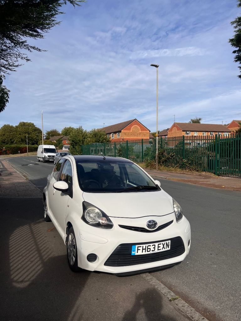 Toyota, AYGO, Hatchback, 2014, Manual, 998 (cc), 5 doors