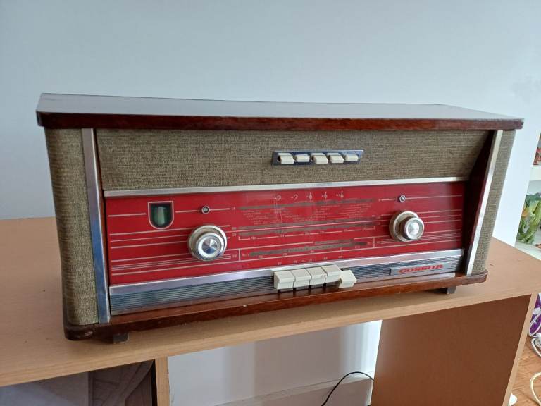 Lamp/valve vintage stereo receiver