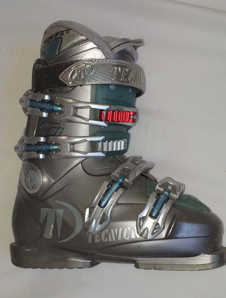 SKI BOOTS UK 5.5  TECNICA ATTIVA  FLEX ADJUSTABLE 240-245 