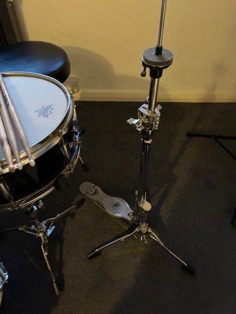 Gretsch Catalina drum kit drums in piano black lacquer