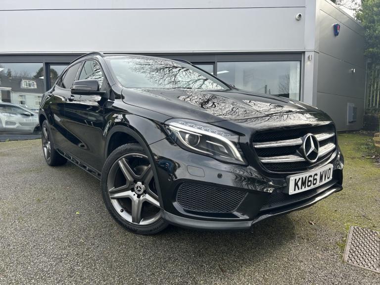 MERCEDES-BENZ GLA 2.1 GLA220d AMG Line 2016
