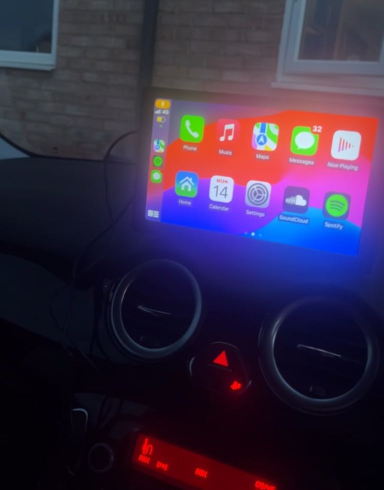 Car play (not built in)