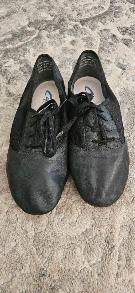 Tap shoes