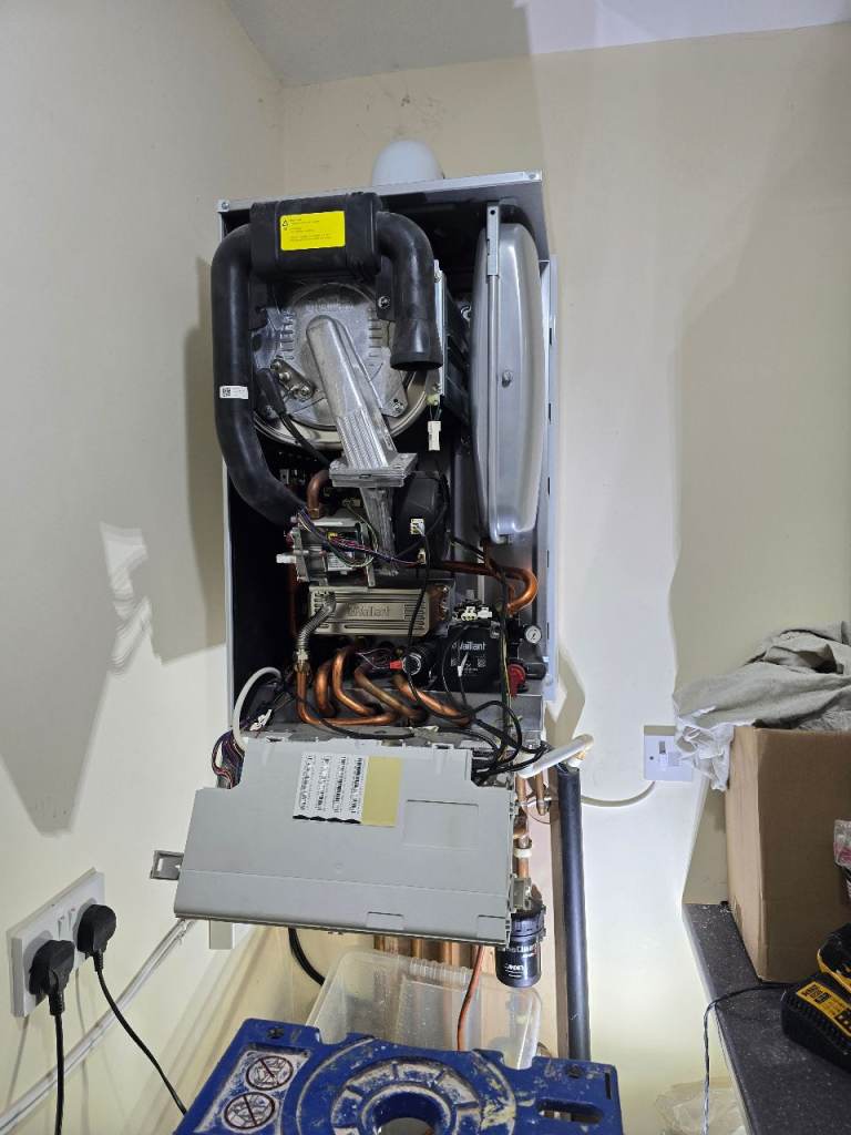 24-7 Emergency plumbing and heating service 