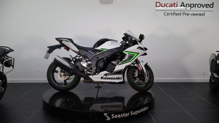 KAWASAKI NINJA ZX-10R EX-DEMO - 2023 - 320 MILES