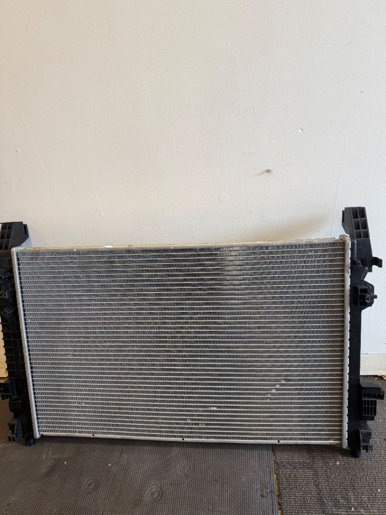 Mercedes Benz A class w169  Engine Cooling Radiator 