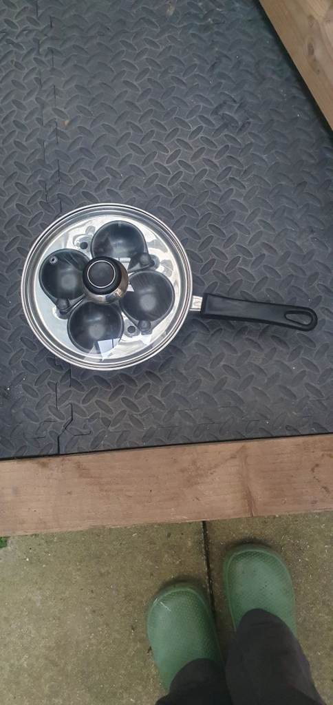 Stainless Steel Egg Poacher Pan – Good Condition