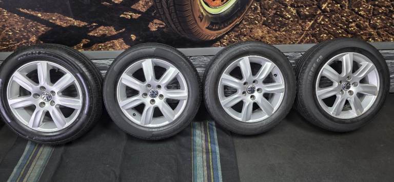 VW Polo Genuine 15 alloy wheels + 4 x tyres 185 60 15