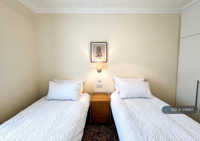 2 bedroom flat in Dudley Court, London, W1H (2 bed) (#2716187)