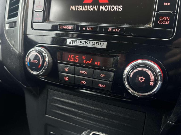 MITSUBISHI SHOGUN 3.2 DI-DC SG3 Auto 4WD Euro 6 5dr LWB 2017