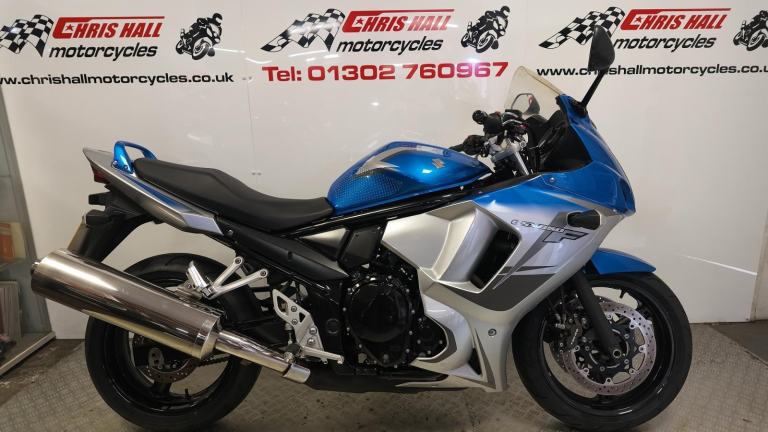 2011 Suzuki GSX650F, 10 X service stamps 