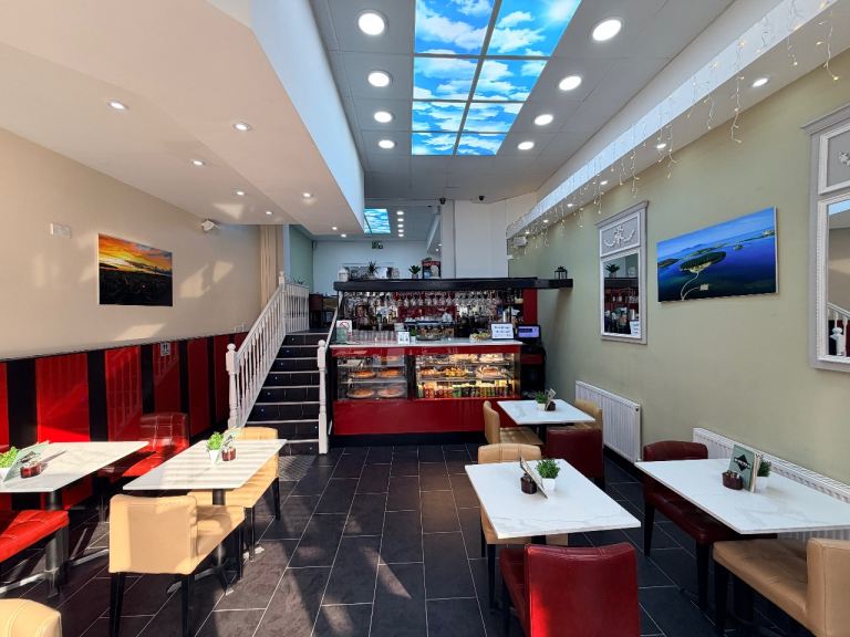 Restaurant/Takeaway Shop Business For Sale - Prime Location - Student Area - Free Parking
