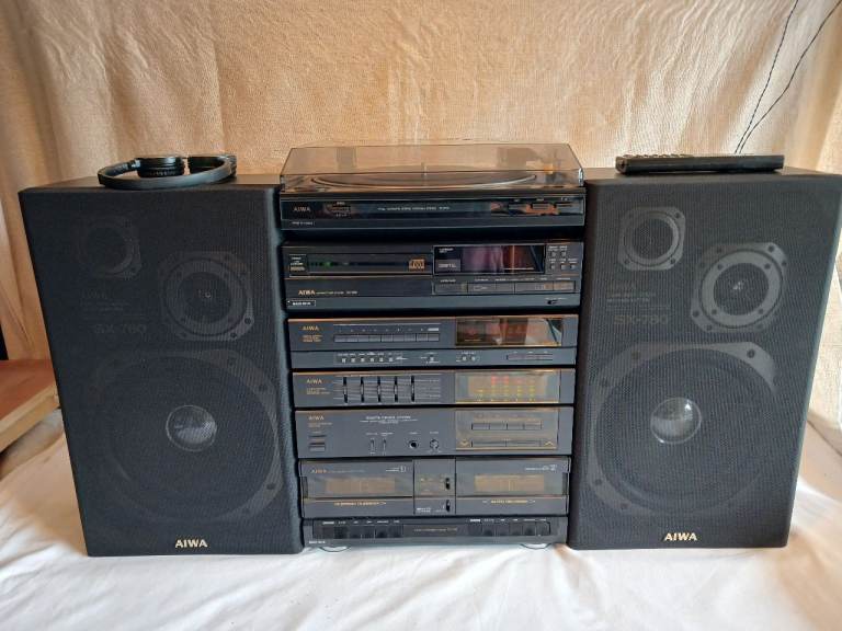 Aiwa CX-790 Stereo System+Turntable+Speakers+Remote Control & Headphones