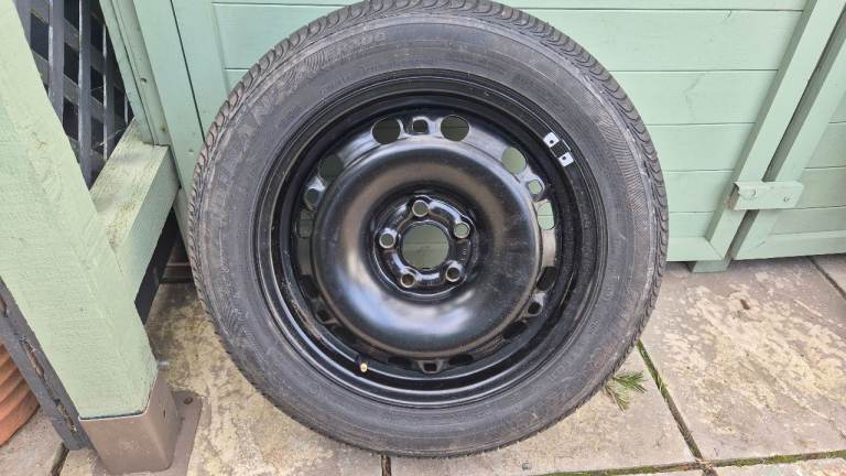 Car wheel with new tyre