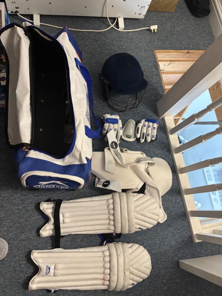 Junior cricket set