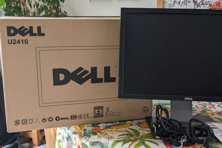 DELL MONITOR, U2410 *SOLD*