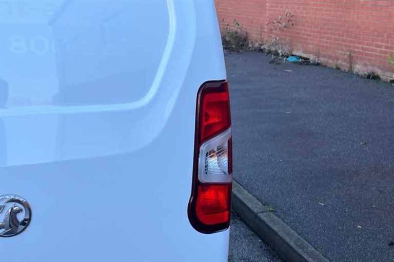 2022 Vauxhall Combo 1.5 Turbo D 2300 Dynamic Panel Van 6dr Diesel Manual L2 H1 Euro 6 (100 ps) Pa...