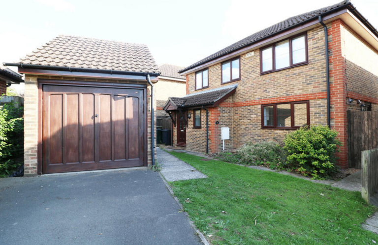 3 BED HOUSE ASHFORD | COMMERCIAL LEASE ONLY! | 36 MONTHS TERM