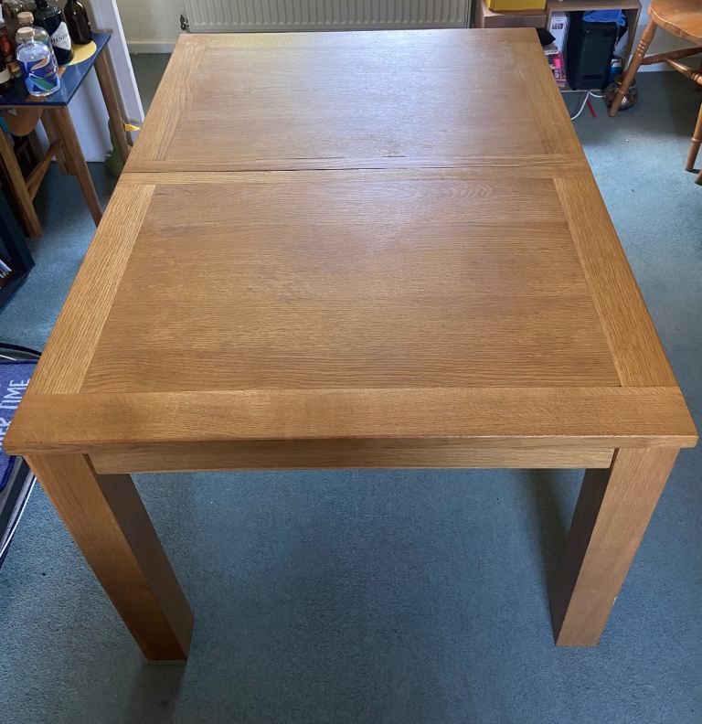 Solid Oak Extendable Dining Table