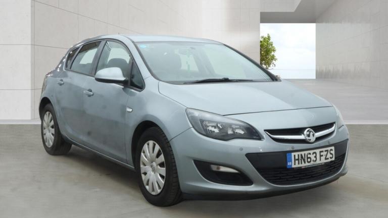 2013 Vauxhall Astra 1.7 CDTi 16V ecoFLEX 130 Exclusiv 5dr [99g/km][SS] HATCHBACK Diesel Manual