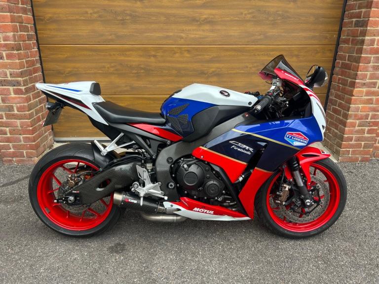 2012/12 Honda CBR1000RR Fireblade with 13,950m TT Legends 