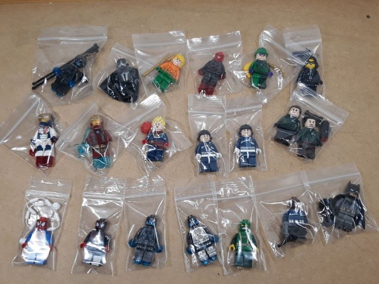 LEGO SUPER HEROES MINI FIGURES job lot - 20 pieces - Genuine Lego