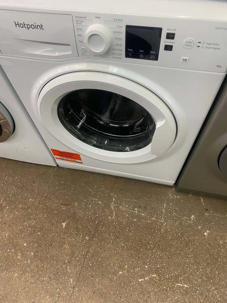 Hotpoint Washing Machine - White, Good Condition