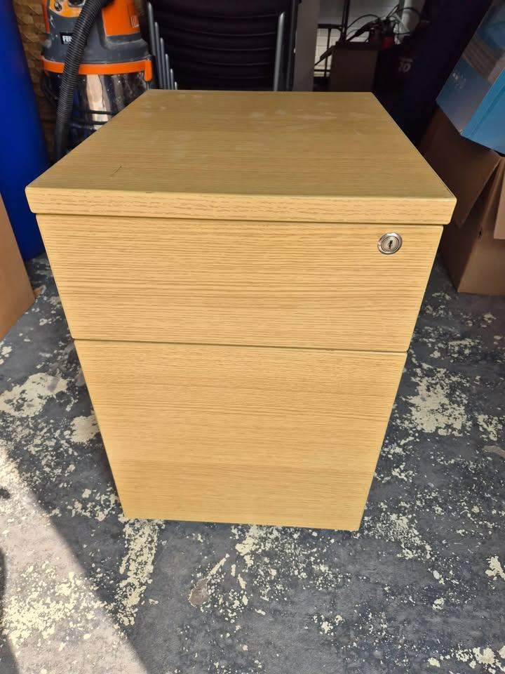 Light wood under desk drawer pedestal