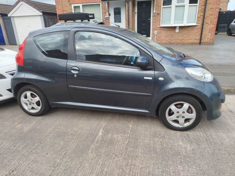 Peugeot, 107, Hatchback, 2010, Manual, 998 (cc), 3 doors
