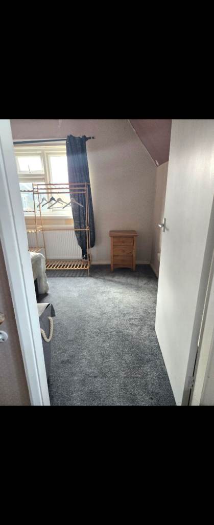 Cosy Single Room (Double Bed) in Friendly House